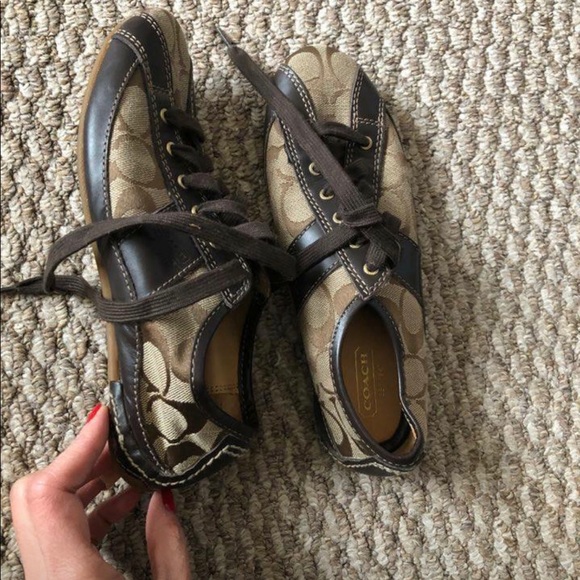 Coach size 6 women’s sneakers - Picture 2 of 4